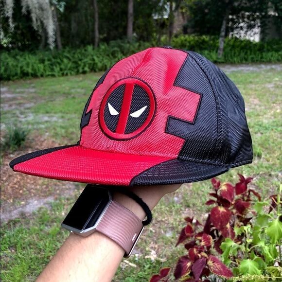 MARVEL Deadpool Snapback Hat Disney - Picture 1 of 10